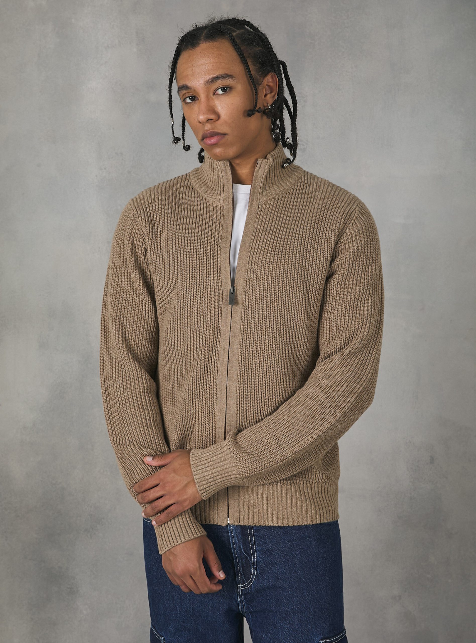 cardigan-con-zip-uomo-411mkn-1.jpg