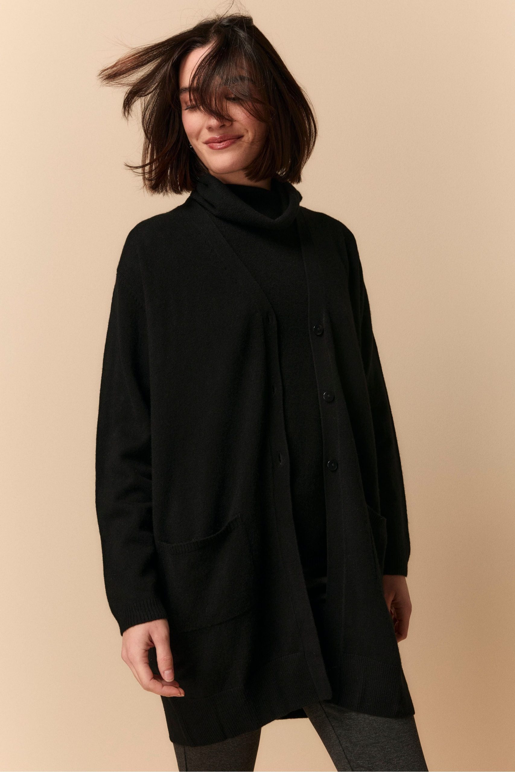 cardigan-nero-lungo-118aiy-1.jpg